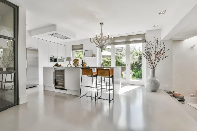 7 Best Flooring Materials for Your Kitchen: Durable & Stylish Options