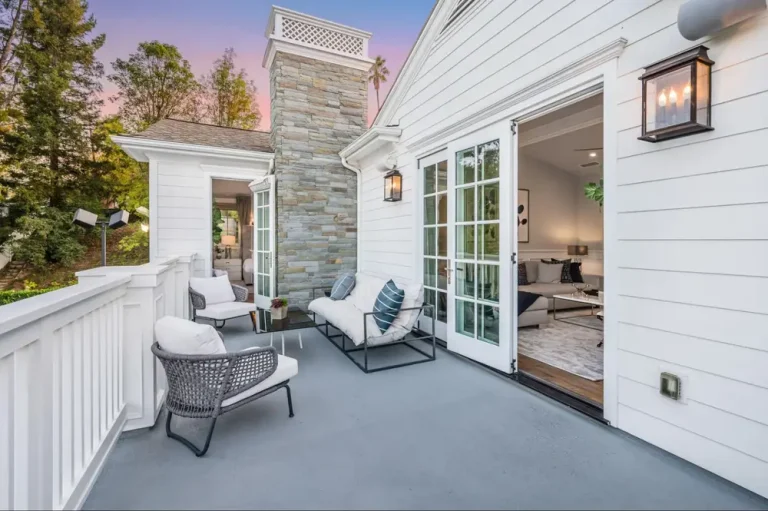 How Handymen Can Help Transform Your Outdoor Living Space: From Patio to Paradise