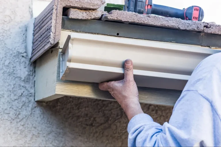 Seasonal-Gutter-Maintenance