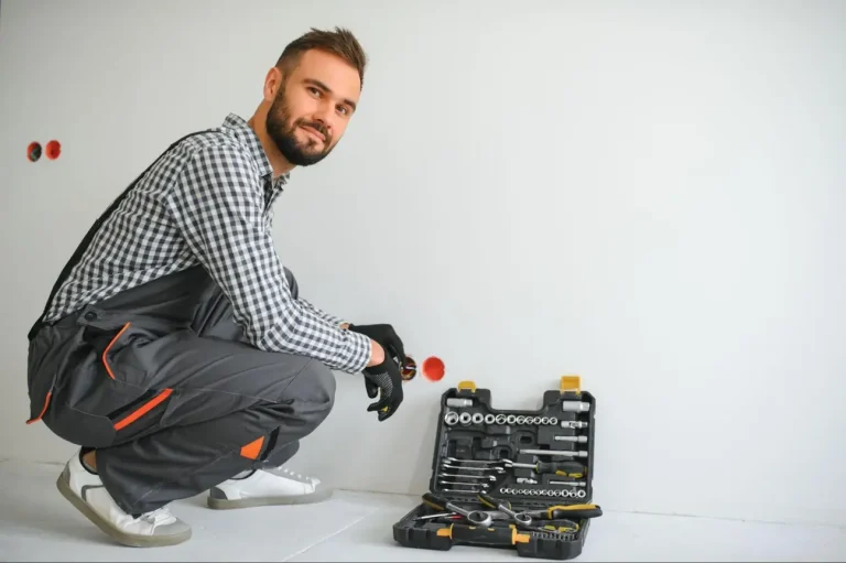 The Benefits of Handyman Services for Busy Professionals: Time-Saving Solutions