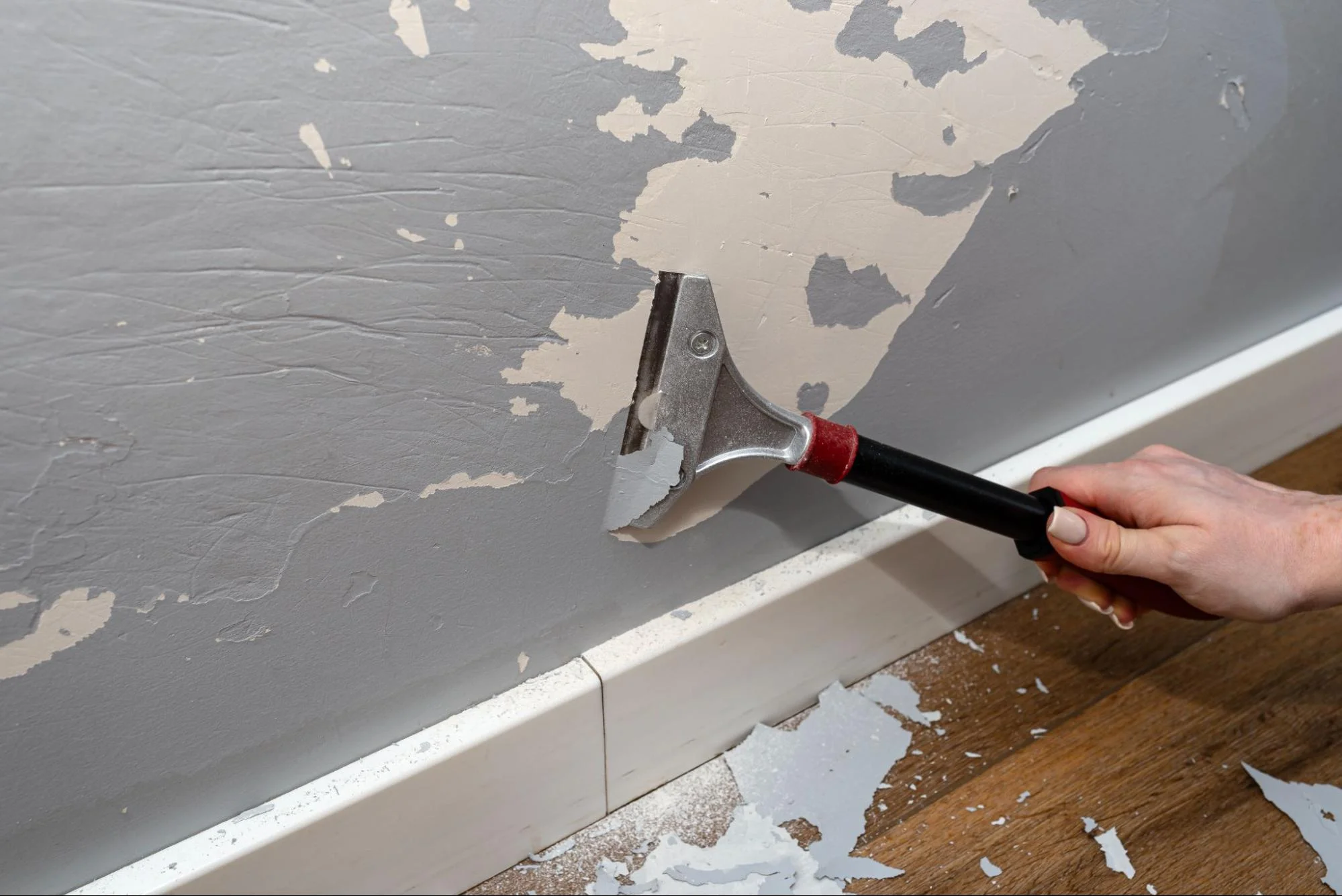 How to Safely Remove Lead Paint from Older Homes