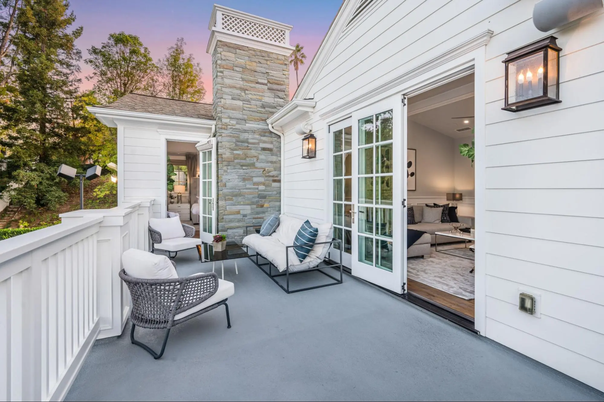 Mercer Island, WA Outdoor Living Area