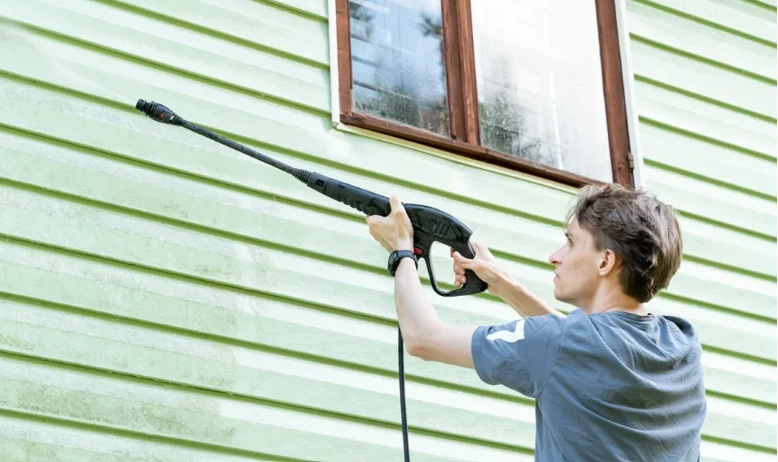 Charlotte, NC Siding Cleaning and Maintenance